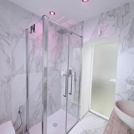 Lucesuite Apartment *